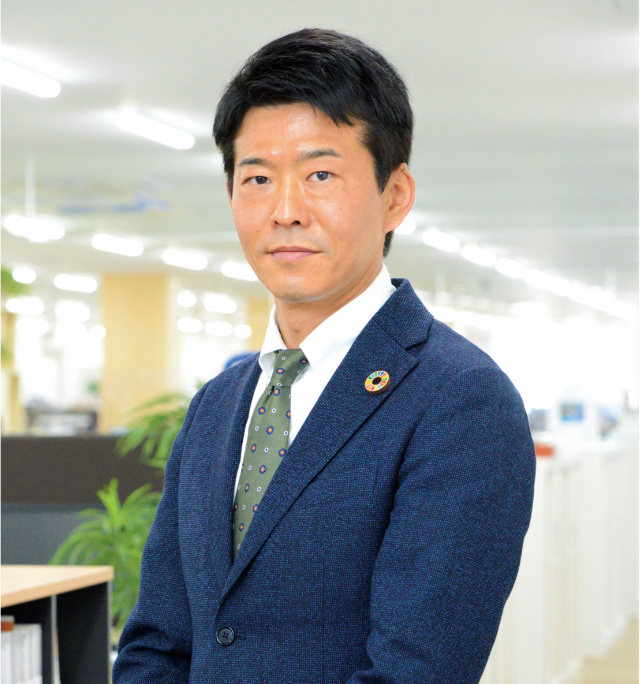 株式会社 島忠　代表取締役社長　岡野 恭明