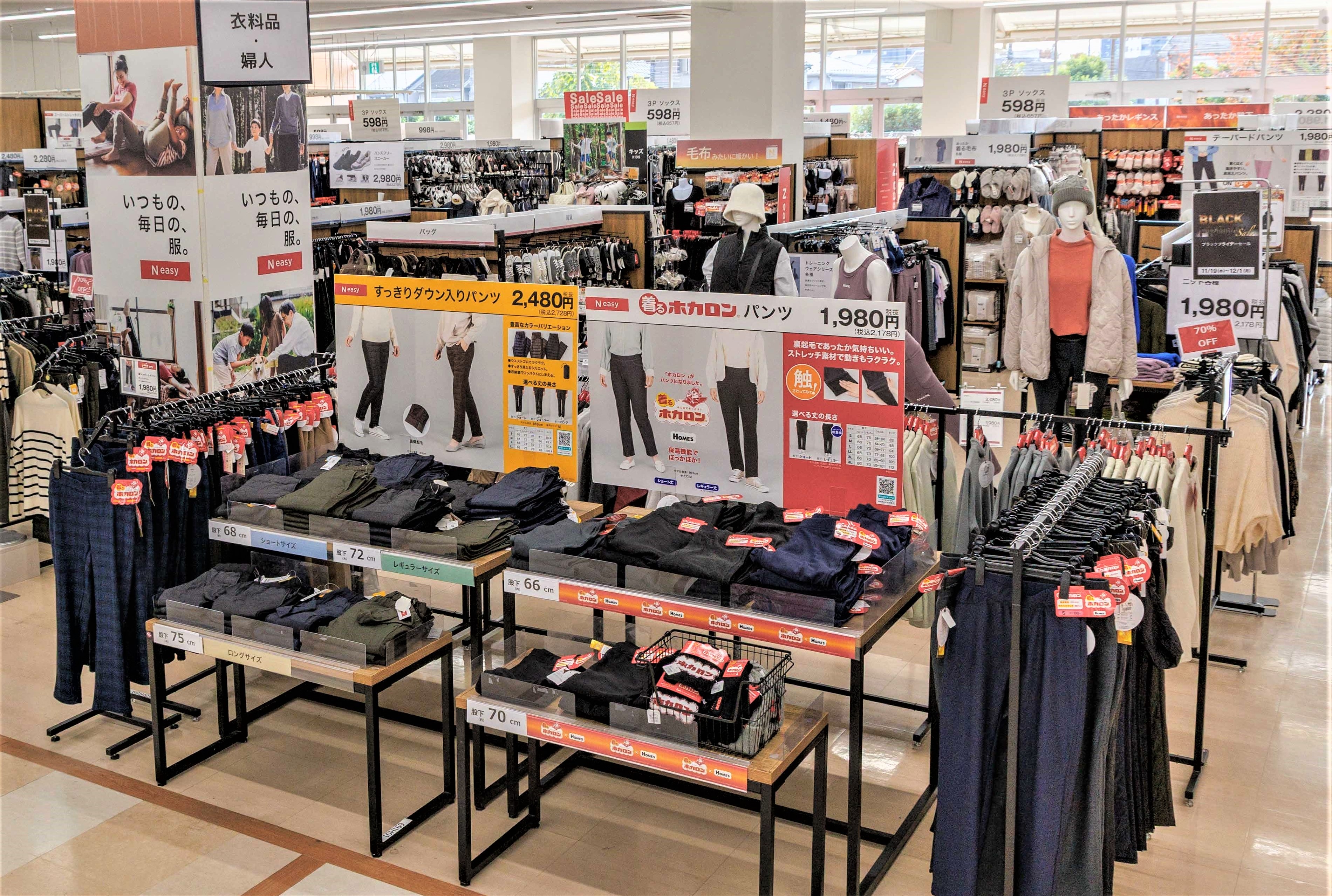 草加舎人店_売場写真